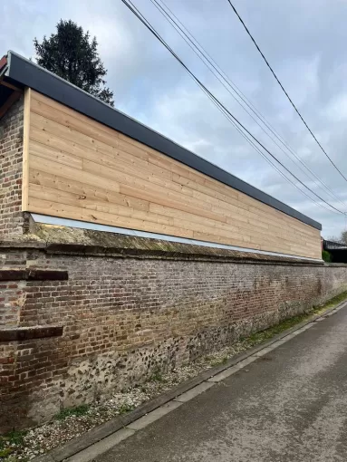 Pose de bardage bois à Saint Valéry sur somme, Abbeville, LB Charpente Couverture